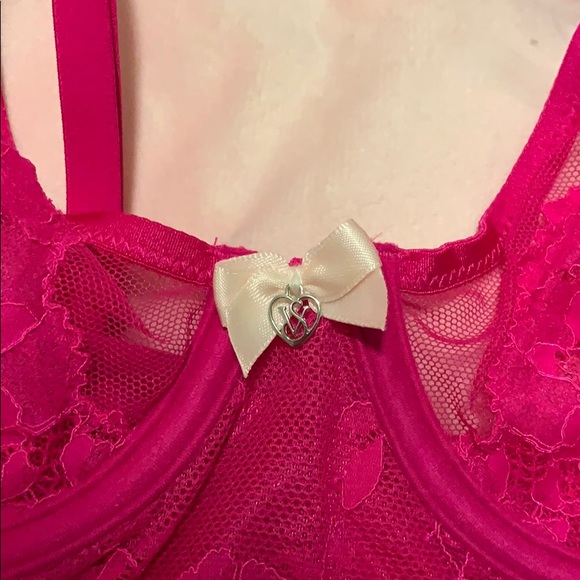 ‼️CLOSET CLOSING‼️NWT VS Body By Victoria Unlined Demi Bra - Picture 5 of 7